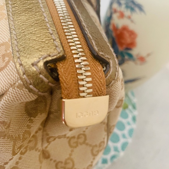 Authentic Gucci Canvas Shoulder bag - Picture 3 of 12